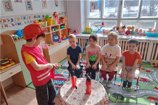 Профессия пожарный- опасна и трудна.
