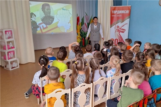 Ребята старшего дошкольного возраста познакомились с "Ночной ласточкой"- Зоей Профеновой.