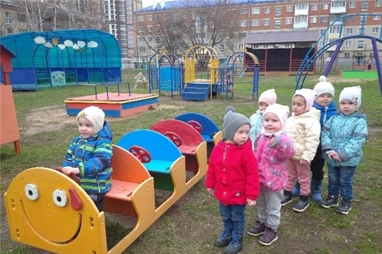Игра " Мы в автобусе". Знакомство с профессиями.