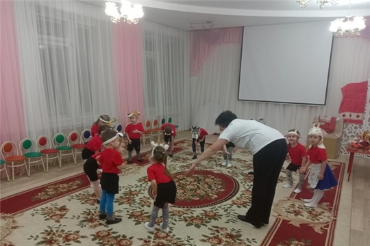 Отчетное занятие кружка "Ритмопластика".