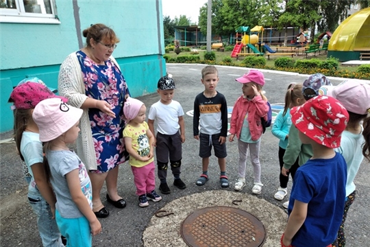 Осторожно, открытый люк!