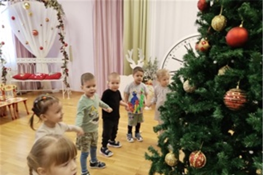 До свидания, елочка!