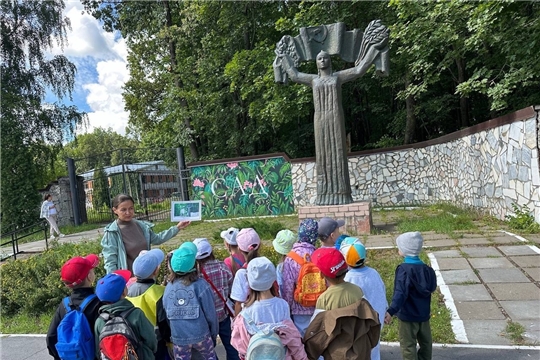 Экскурсия дошкольников в Ботанический сад.