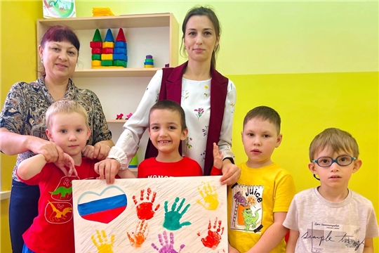 Праздничный плакат в преддверии Дня народного единства