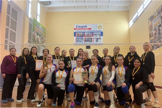 В спортивной школе «Сывлăх» прошли соревнования по волейболу среди женских команд, посвященные Дню Матери!