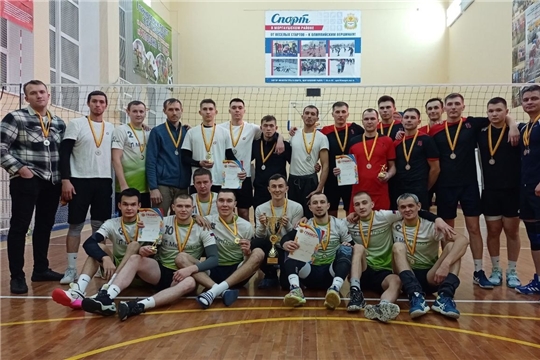 Волейбольная команда “МетПласт” победитель “Кубка четырех”