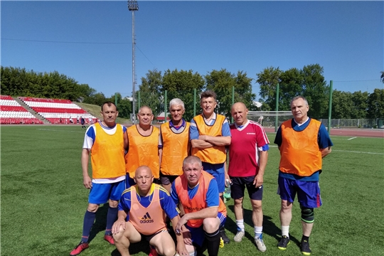 Товарищеская игра по футболу среди ветеранов 60+ состоялась на спортивной площадке МБУ СШ "Спартак"