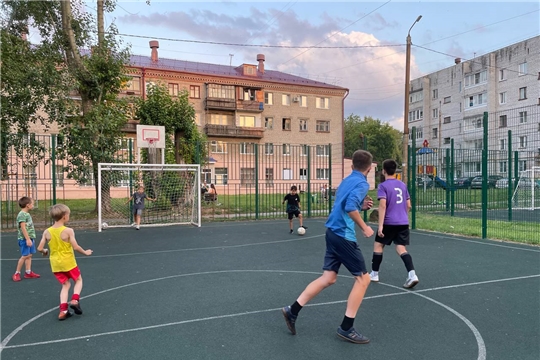 Товарищеская игра  по мини-футболу  на спортплощадке  по ул. Калинина, 102 (27.07.2023) Инструктор по спорту - Макшеева М.Л. 