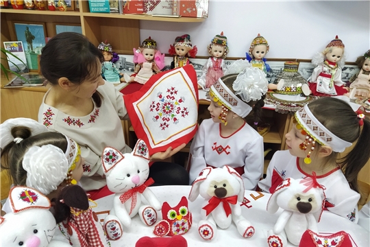 "Организация семейной гостиной, праздничного концерта  «Пусть всегда будет мама»" в МБДОУ "ЦРР - детский сад № 185" г. Чебоксары