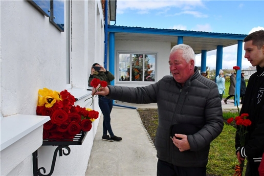 В Алманчиковской ООШ увековечена память о выпускниках, погибших в зоне СВО