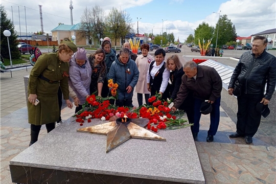 Торжественная церемония возложения цветов к Монументу Славы