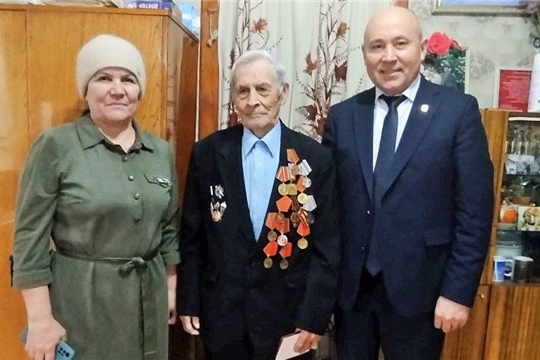 Ветеранам ВОВ вручены юбилейные медели