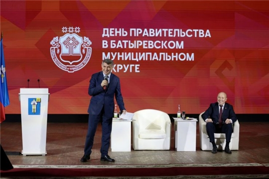 Олег Николаев провел День Правительства в Батыревском округе