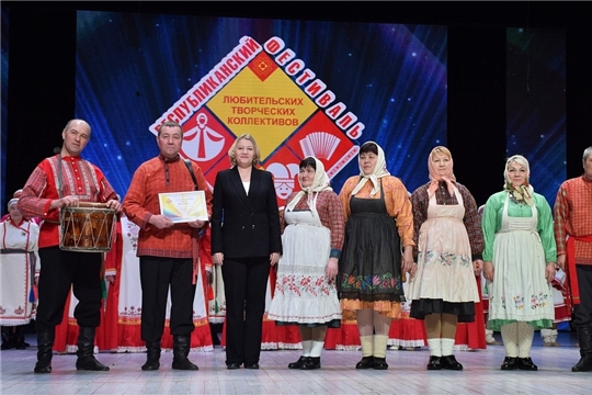 2 коллектива округа признаны лауреатами II степени гала-концерта Республиканского фестиваля-конкурса любительских творческих коллективов «Традиции»