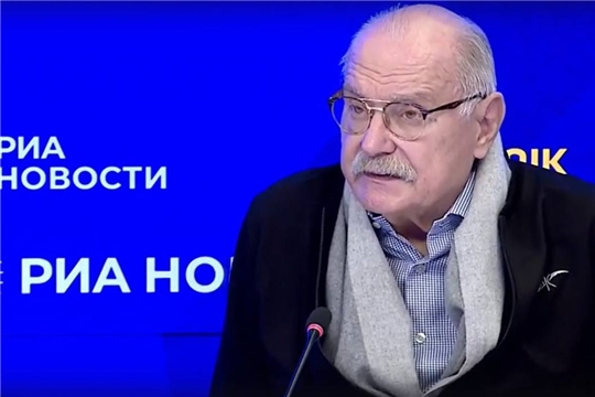 Вышитая карта России обретет смысл в интерпретации Никиты Михалкова
