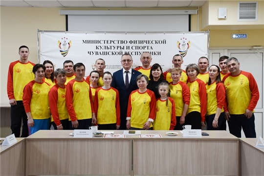Министр спорта Чувашии Василий Петров встретился со сборной республики в преддверии выезда на Всероссийские зимние сельские спортивные игры