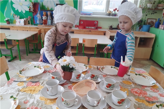 Мы дежурим по столовой