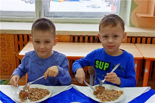 Котлета аппетитная с гречневой кашей
