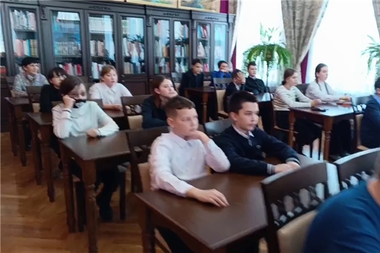 Учащиеся школы им. Ушинского в центральной районной библиотеке