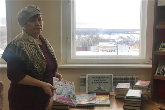 Акция «Дарите книги с любовью» в Приволжской городской библиотеке