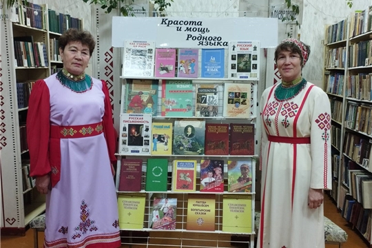 В Аксаринской сельской библиотеке прошел литературный час «Читаем на родном языке»