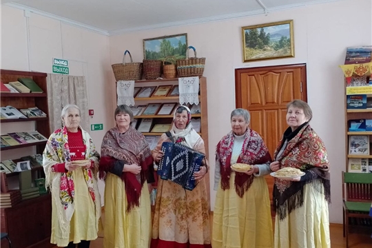 Час фольклора «Масленица идёт, блин да мёд несёт!» в Астакасинской сельской библиотеке