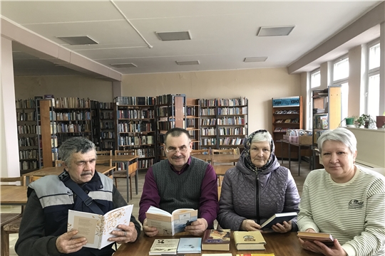 Громкие чтения «Любимые стихи вслух» в Приволжской городской библиотеке