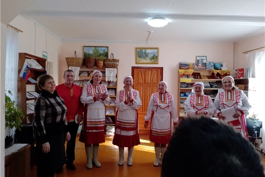 Вокальный ансамбль "Салам" с концертной программой посетил Астакасинскую сельскую библиотеку 