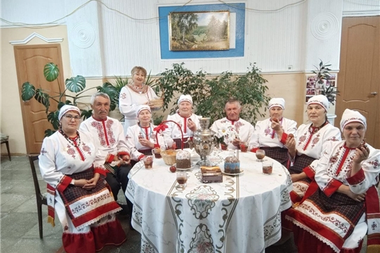 Посиделки «Пасху радостно встречаем» в Малокамаевской сельской библиотеке