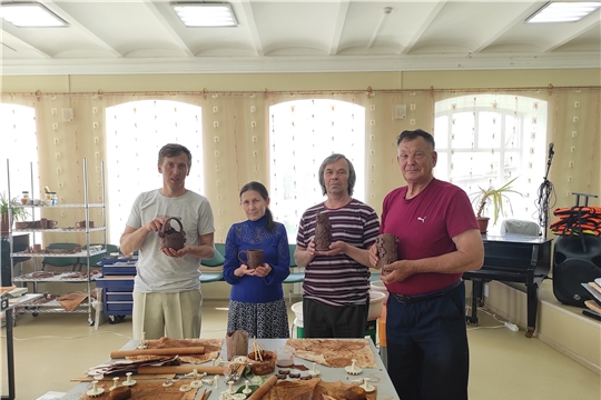 Мастер-класс в рамках КПК "Начальный курс гончарного дела: художественная обработка глины"