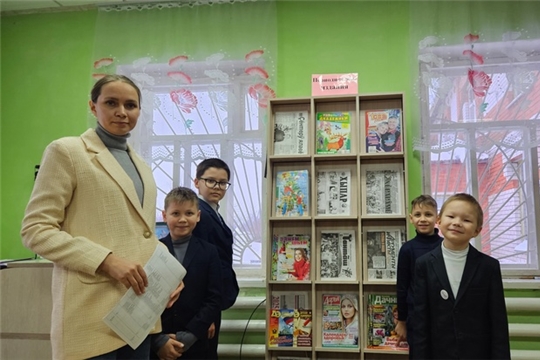 Библиотечный урок "Пестрый мир журналов и газет" в Адабайской сельской библиотеке