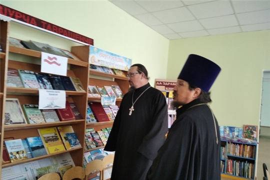 Фестиваль «РОЖДЕСТВЕНСКАЯ ЗВЕЗДА» в Акрамовском сельском клубе, книжная выставка Акрамовской сельской библиотеки
