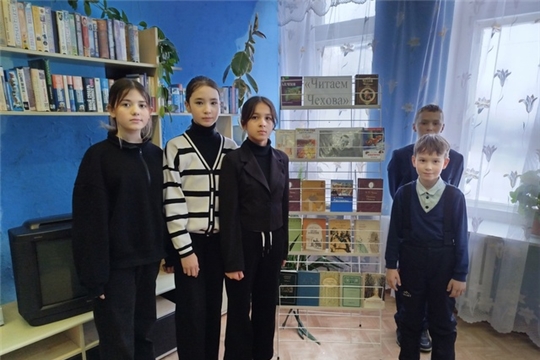 Книжная выставка «Читаем Чехова» в Юнгинской сельской библиотекес