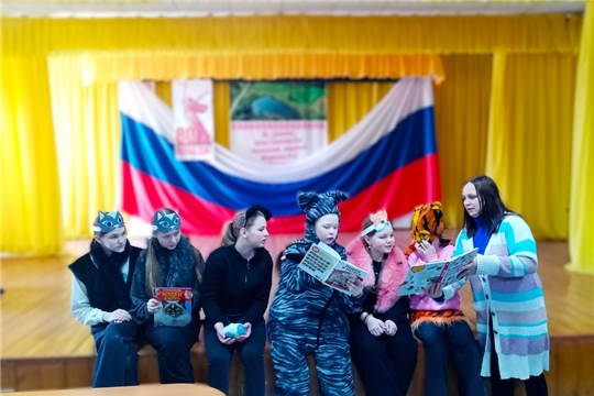 Библио-путешествие "Гуляют кошки по страницам" ко Дню кошек в России в Большесундырской сельской библиотеке
