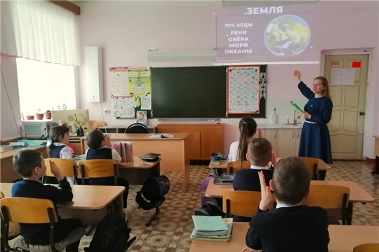 Экологический урок «Чистая вода – это наша жизнь» с Кадикасинской сельской библиотекой