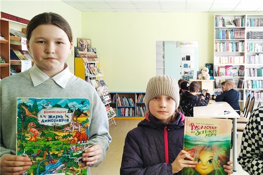 Участники клуба «Книголюб» в Акрамовской сельской библиотеке