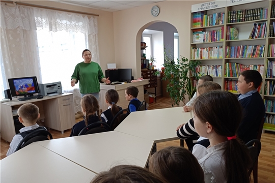 Познавательный час «Космические первопроходцы» в Шатьмапосинской сельской библиотеке