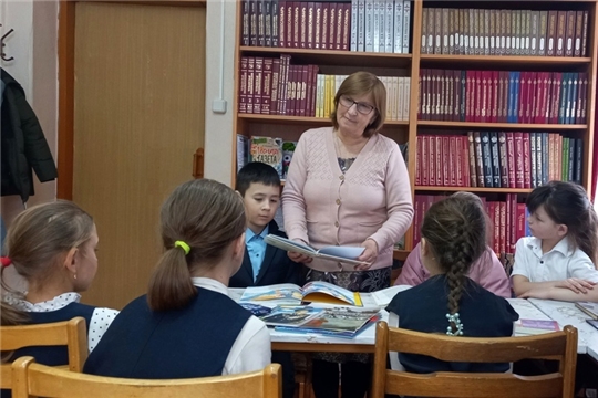 Познавательная программа «Мужество Андрияна останется в веках» в чуманкасинской сельской библиотеке
