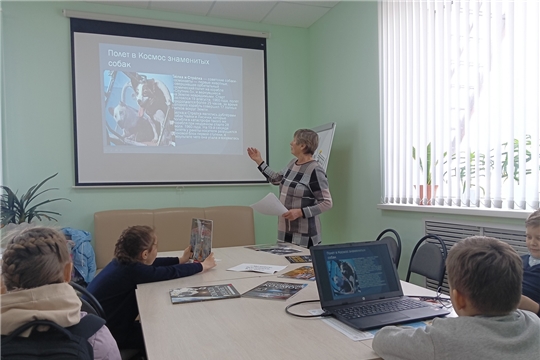 Познавательный час «Человек. Вселенная. Космос» в Ярославской сельской библиотеке