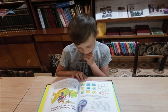 Патриотический час «Мы – патриоты, мы дети России!» в Атнарской сельской библиотеке