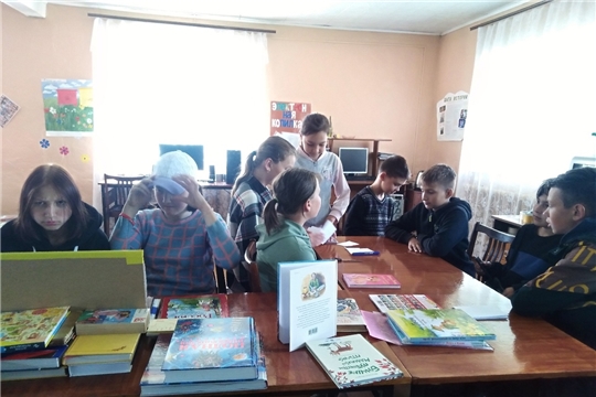 День читательских удовольствий "Девчонки, мальчишки, читайте летом книжки"