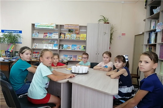 Интерактивная игра "Сладкое королевство" в Питеркинской сельской библиотеке