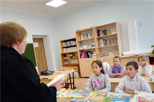 Библиотечный урок "С книжками дружите, их берегите!" в Ягункинской сельской библиотеке