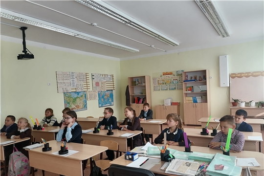       Познавательно-развлекательная игра «Знай правила движения как таблицу умножения» в Атнарской  сельской библиотеке