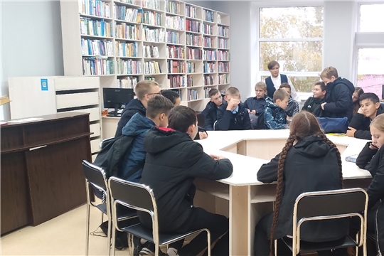 Литературный час «Нет поэта без Родины» в Центральной библиотеке