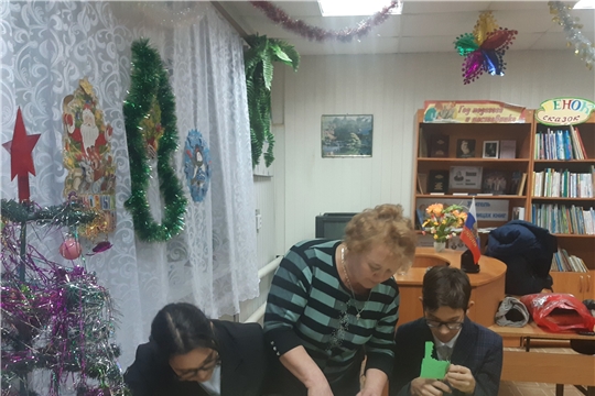 Мастер - класс "Игрушка своими руками" в Черепановской сельской библиотеке