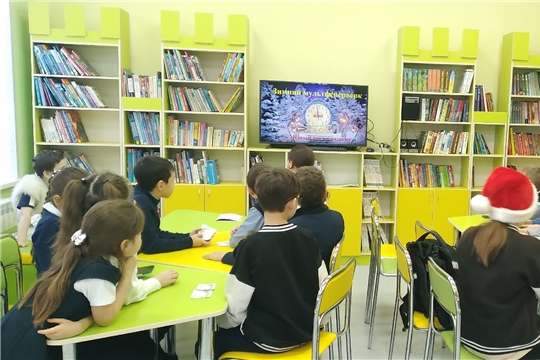 Видео час «Зимний мультфейерверк» в отделе по работе с детьми
