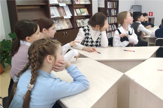 Час информации «Отключи интернет – открой книгу» в Центральной библиотеке