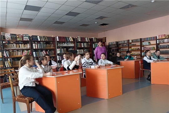 Познавательный час «Безопасное путешествие в страну Интернета» в Центральной библиотеке