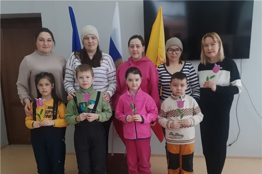 Празднично-игровая программа «Сегодня праздник у девчат» в Центральной библиотеке
